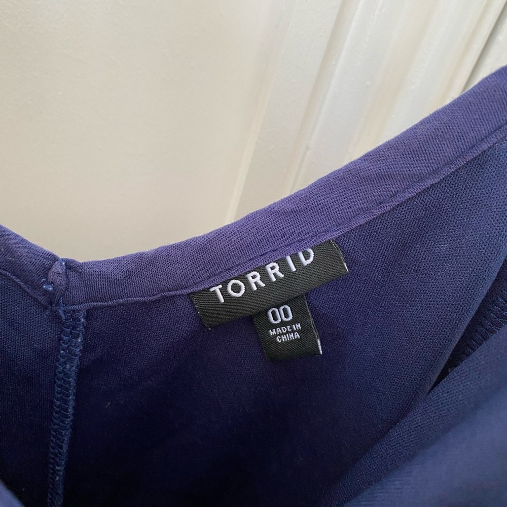 Torrid Maxi Challis Trapeze Eyelet Dress Deep Navy V-Neck Size 00 (10) Spring - Picture 8 of 12